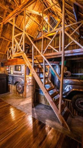 Barya Lang Villa- Native villa with jeepney room